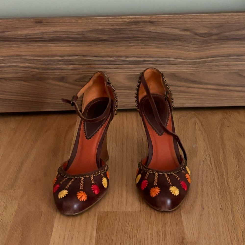 Carlos by Carlos Santana Women's Stud Dark Brown Wedges Size 6
